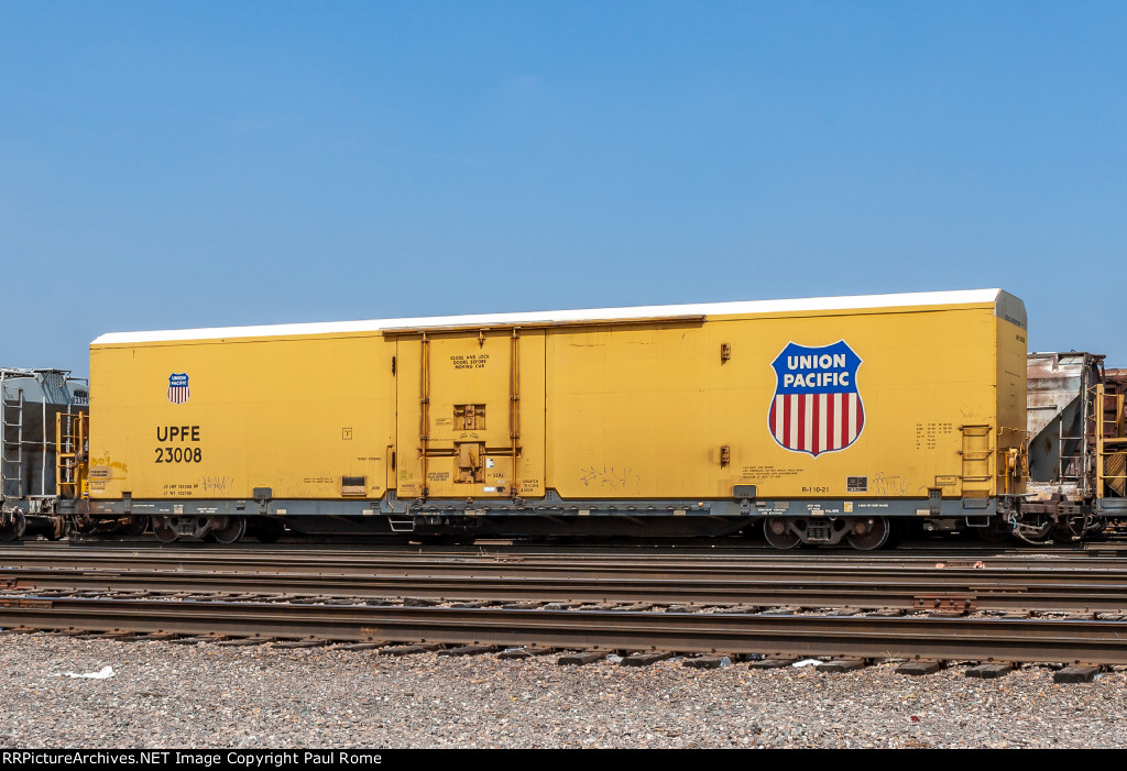 UPFE 23008, 75-ft Refrigerator Car on the UPRR at Neff Yard